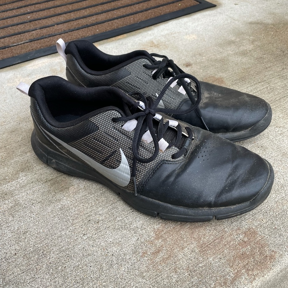 Nike black golf shoes size 9 used